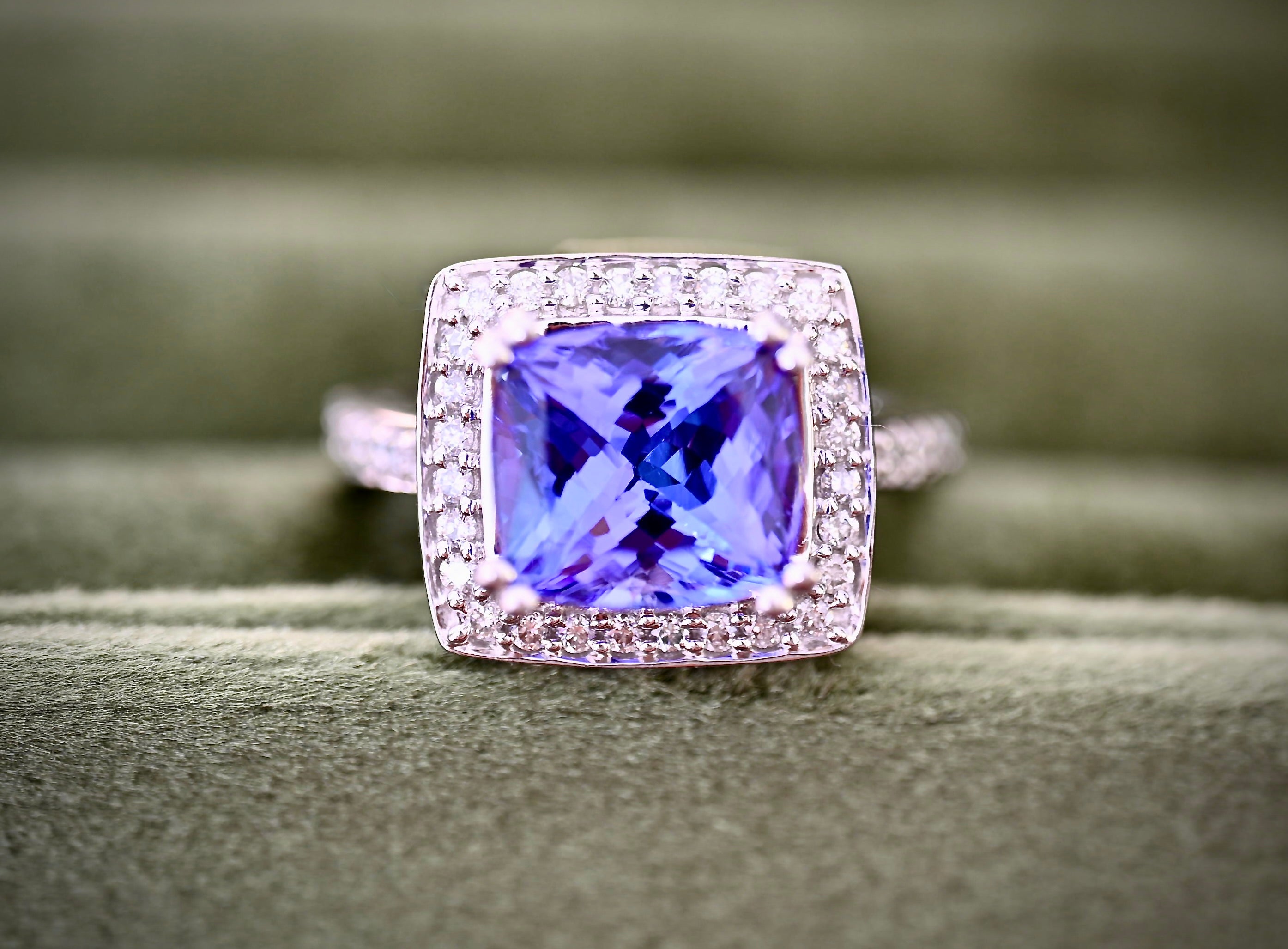 Tanzanite and Diamond Ring